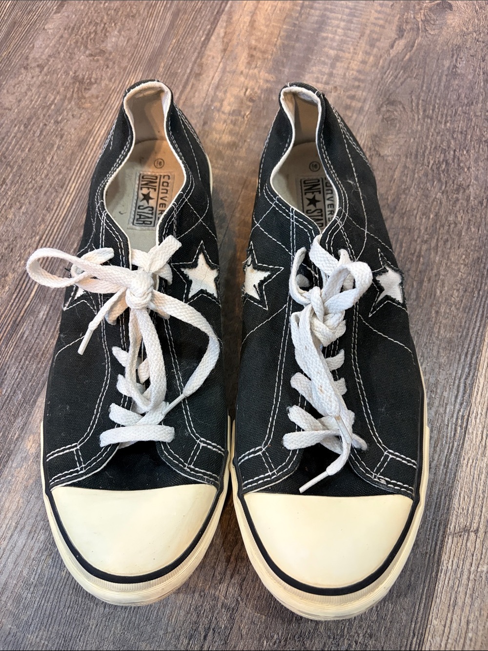 Converse One Star Low Top Sneakers - Black with White Star
